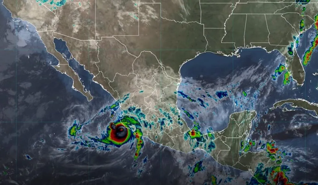 Huracán Simón cambia trayectoria y prevén impacte Sinaloa